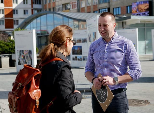 Lucian Harșovschi a început să strângă semnături de susținere din partea alegătorilor în zona centrală a municipiului, unde este ridicat și cortul PNL