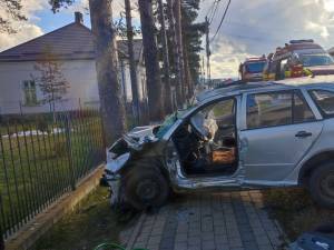 Bărbat mort și femeie grav rănită într-un accident produs pe DN 17