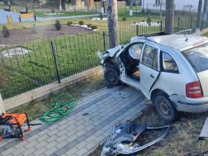 Bărbat mort și femeie grav rănită într-un accident produs pe DN 17