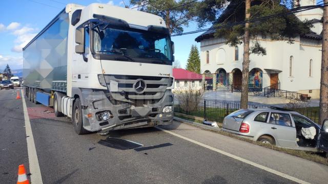 Bărbat mort și femeie grav rănită într-un accident produs pe DN 17