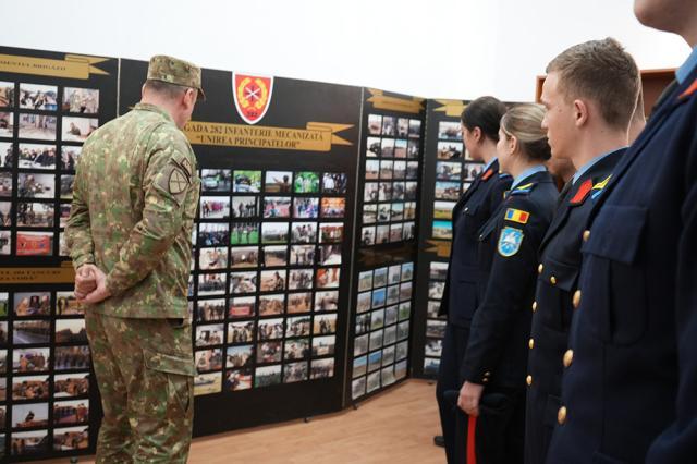 Orientare în carieră pentru elevii militari