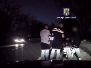Un tânăr sucevean pe motocicletă a făcut curse de urmărire cu poliția, pe E 85
