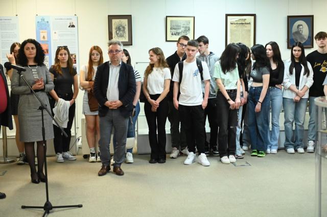 Bunuri de patrimoniu care poartă amprenta domnitorului Alexandru Ioan Cuza, expuse la Muzeul de Istorie Suceava. Foto artistul.studio