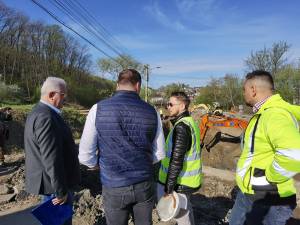 Construirea unui pod nou a fost demarată în forță în municipiul Suceava, pe traseul rutei alternative Suceava-Botoșani
