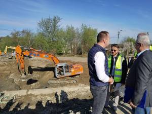 Construirea unui pod nou a fost demarată în forță în municipiul Suceava, pe traseul rutei alternative Suceava-Botoșani