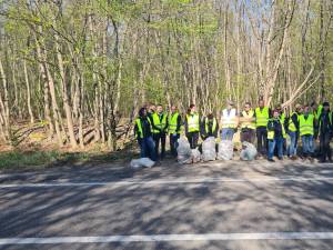 O amplă acțiune de igienizare a avut loc miercuri, pe drumul național 29A, care leagă Suceava de Dorohoi