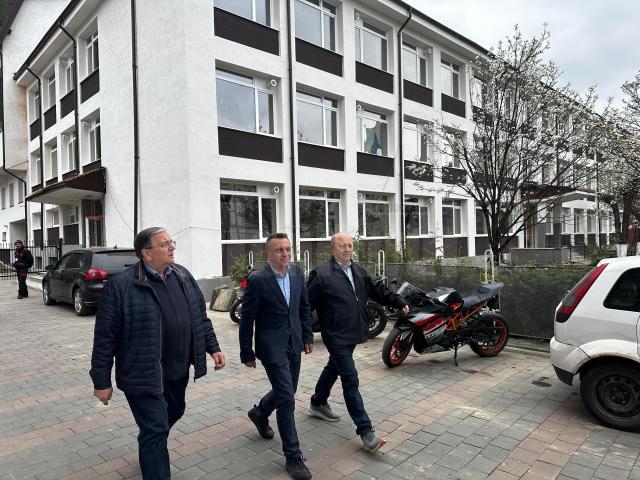 Președintele CJ Suceava, Gheorghe Flutur, a verificat lucrările la mai multe priecte de dezvoltare din Vatra Dornei