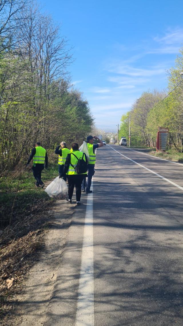 O amplă acțiune de igienizare a avut loc miercuri, pe drumul național 29A, care leagă Suceava de Dorohoi