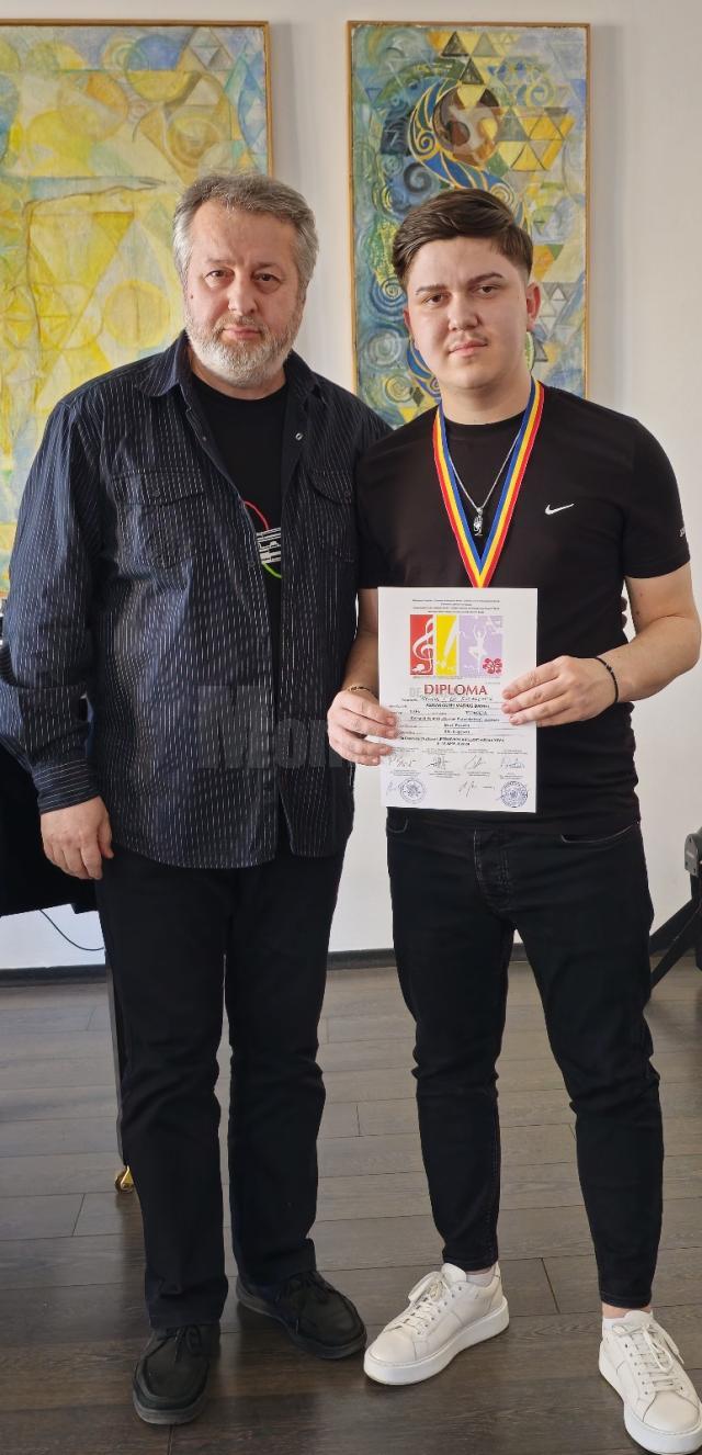 Marius Asmarandei - Premiul I de excelență si cel mai bun trompetist din concurs, alaturi de prof. Cristi Ruscior