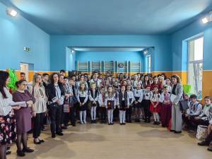 Peste 130 de elevi au participat la un concurs de recitare a poeziei ucrainene, la Bălcăuți
