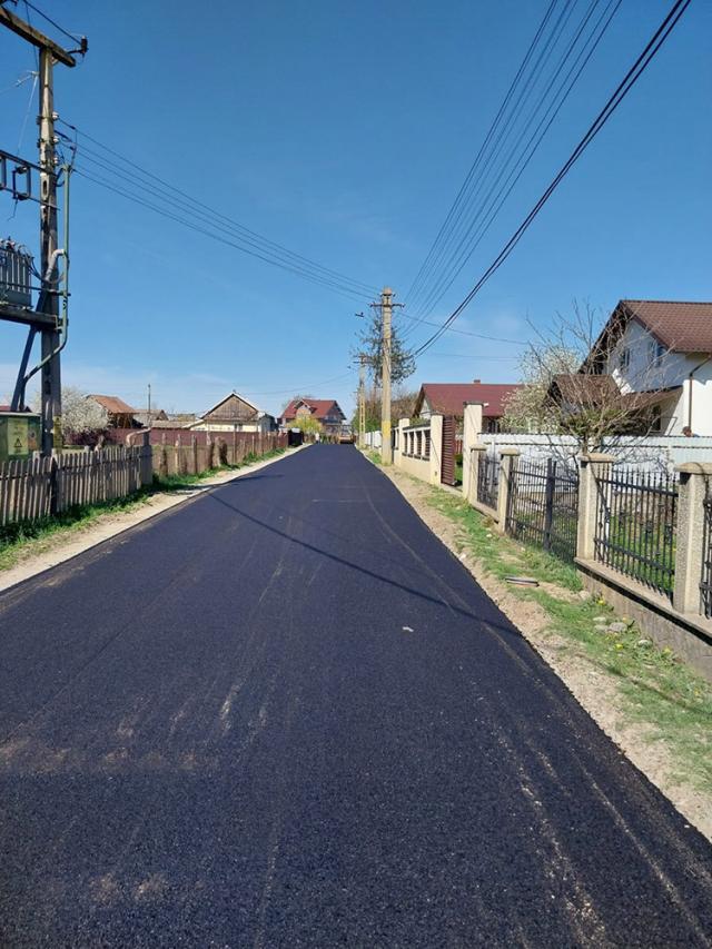 Asfalt pe strada Gării din Prelipca