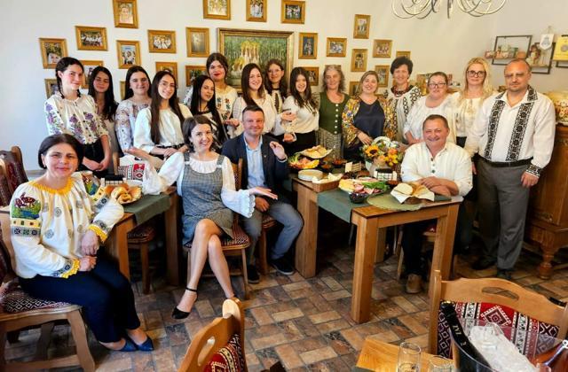 Ceainăria - Cafeneaua „Regatul Sânzienelor”, inaugurare, la Rădăuți