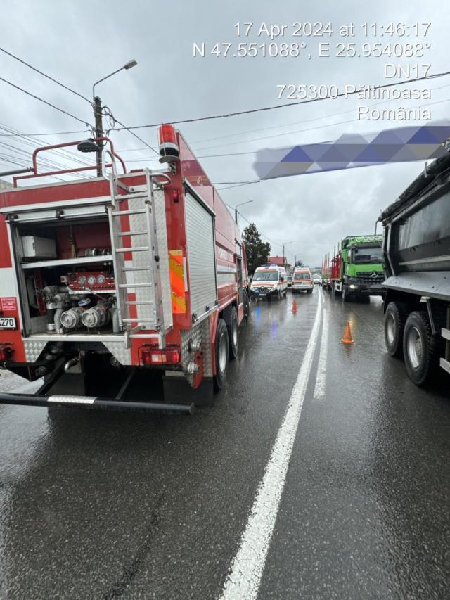 Doi răniți în urma unui accident dintre un tir și un autoturism