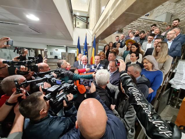 Lucian Harșovschi și echipa sa au depus primii candidaturile pentru funcția de primar al Sucevei, dar și pentru Consiliul Local