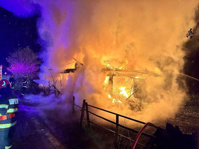 Incendiul „provocat” de la Marginea a plecat de fapt de la un scurtcircuit