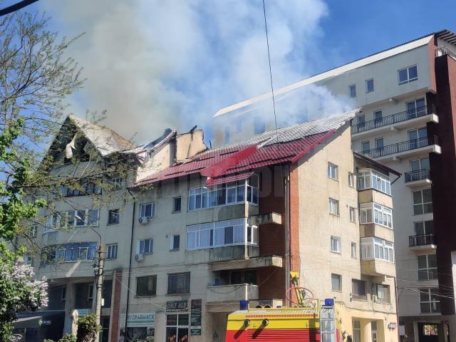 Incendiu bloc Rădăuți