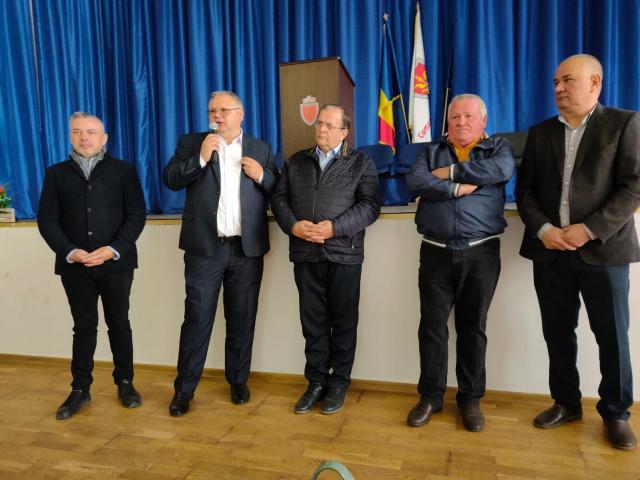 Candidatul PNL pentru Primăria Mitocu Dragomirnei, Radu Airoaie, este susținut de Gheorghe Flutur și Ioan Balan pentru câştigarea alegerilor