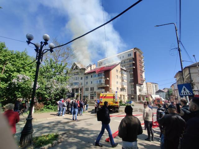 Panică și oameni evacuați după un incendiu la un bloc din Rădăuți