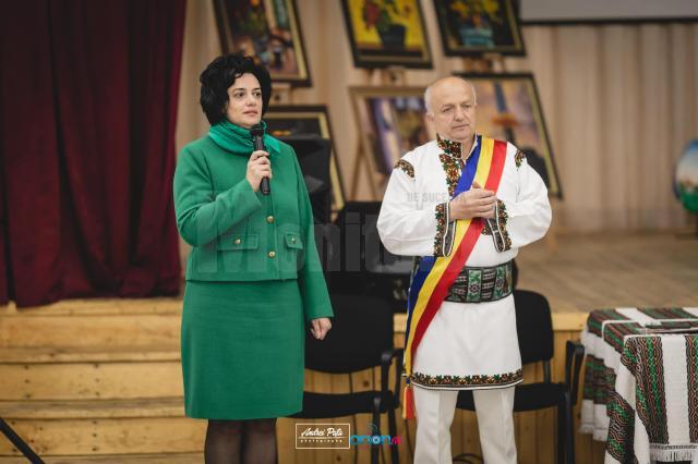 Deputatul PNL de Suceava Angelica Fădor și primarul din Ciocănești, Radu Ciocan