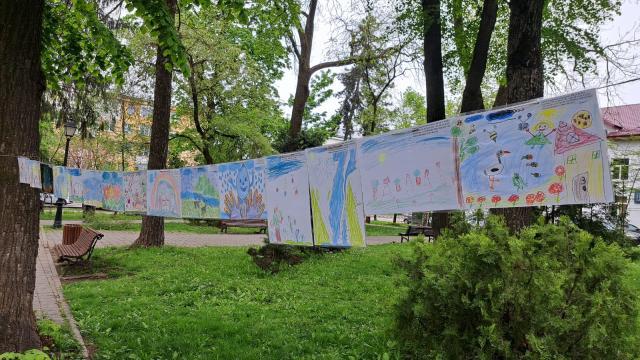 Expoziție – concurs dedicată Zilei Pământului, inițiată de Grădinițele ,,Albinuța” și ,,Așchiuță” Suceava