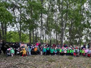 Peste 250 de elevi și preșcolari au participat la o acțiune de împădurire la Adâncata