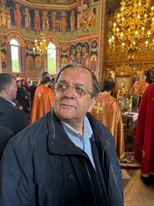 Gheorghe Flutur a ales să meargă de ziua sa onomastică la slujba de Sfântul Maslu de la biserica ”Sf. Gheorghe” din Arbore