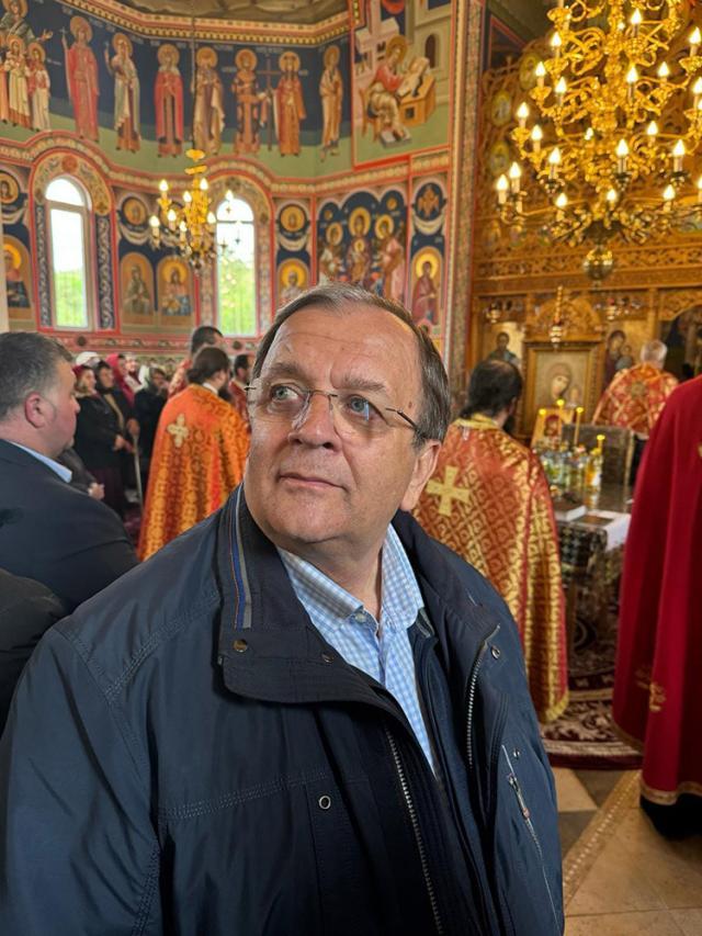 De ziua sa onomastică, Gheorghe Flutur a participat la slujba de Sfântul Maslu de la Biserica „Sf. Gheorghe” din Arbore