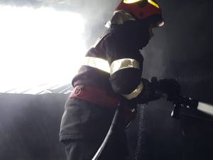 Pompierii de la Gura Humorului au lichidat relativ repede incendiul