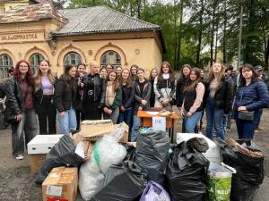 Deșeuri adunate și reciclate de elevii liceului