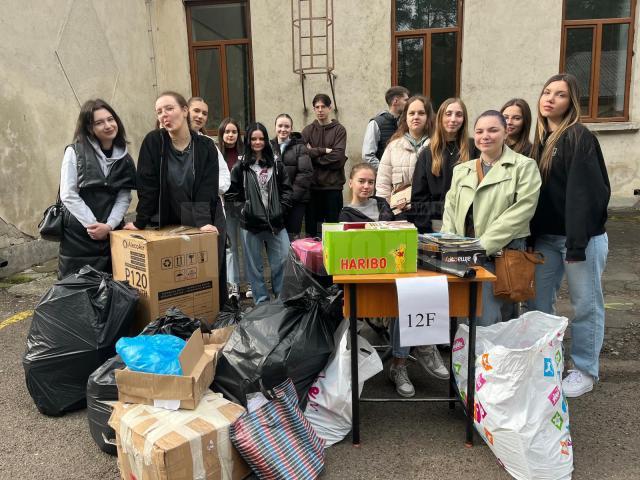 Deșeuri adunate și reciclate de elevii liceului