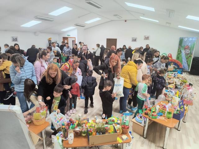 Expoziție cu vânzare în scop umanitar, la Grădinița „Prichindel” Suceava