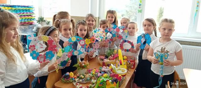 Târg de Paște, în scop caritabil, la Școala Gimnazială Nr. 1 Gura Humorului