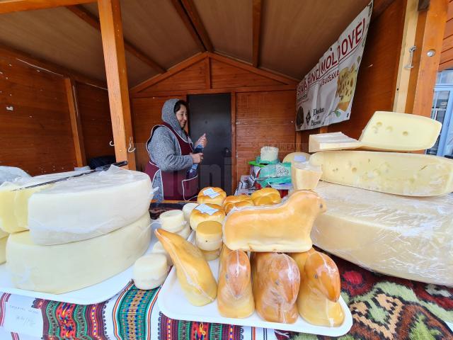 „Târgul de Paști”, deschis în centrul Sucevei, atât cu produse meșteșugărești, cât și cu bunătăți de la producători locali