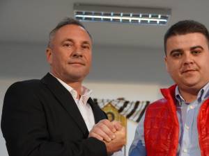 Gheorghe Șoldan alături de primarul PSD din Bălăceana, Constantin Cojocariu