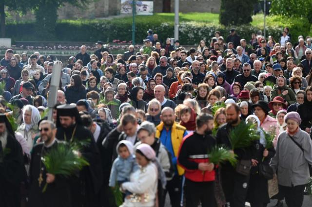 Procesiune de Florii, pe străzile Sucevei. Foto artistul.studio