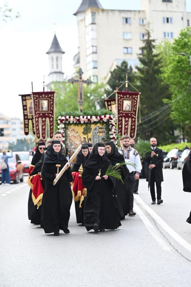 Procesiune de Florii, pe străzile Sucevei. Foto artistul.studio