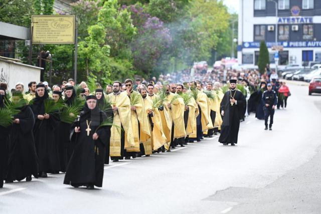 Procesiune de Florii, pe străzile Sucevei. Foto artistul.studio