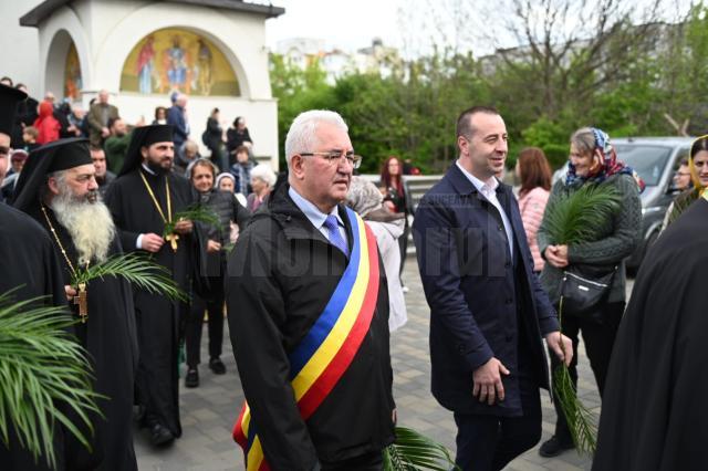 Procesiune de Florii, pe străzile Sucevei. Foto artistul