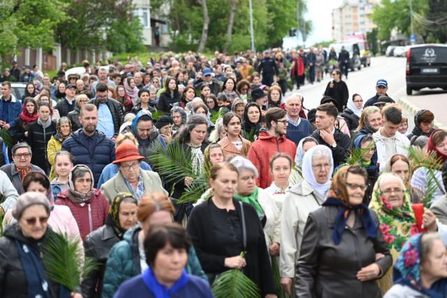 Procesiune de Florii, pe străzile Sucevei. Foto artistul