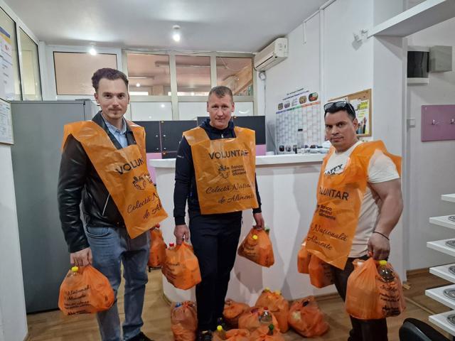 600 de pachete cu alimente, distribuite oamenilor săraci din județ