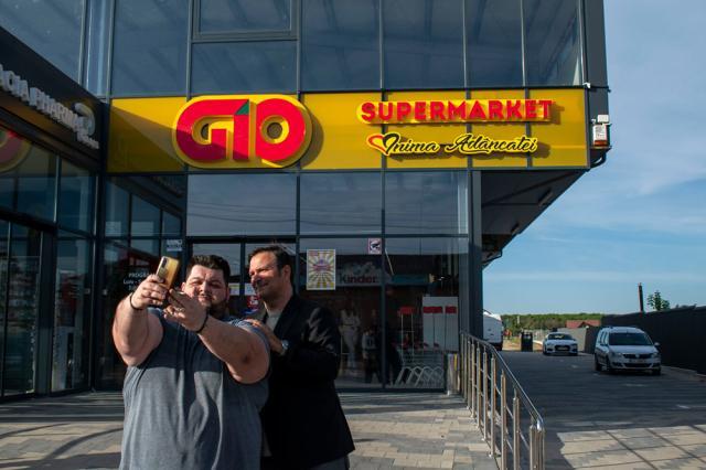 Surpriză pentru clienții și angajații Gio Supermarket: au fost vizitați de cunoscutul Daniel Buzdugan