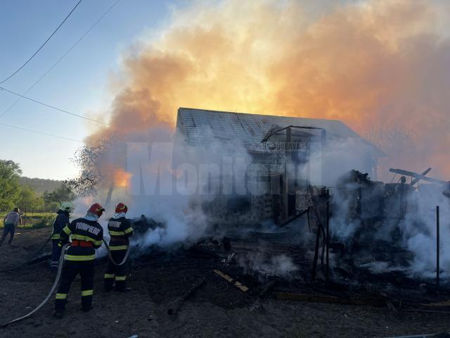 Incendiu uriaș la Valea Moldovei