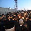 Sute de oameni au așteptat Lumina Sfântă de la Ierusalim la aeroportul din Suceava