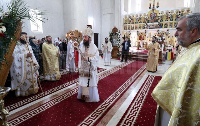 Catedrala „Învierea Domnului” din Fălticeni și-a serbat hramul