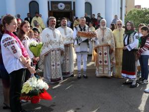 Slujbă arhierească la împlinirea a 200 de ani de la punerea pietrei de temelie a Bisericii „Adormirea Maicii Domnului”