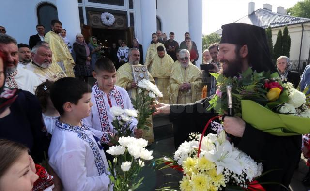 Slujbă arhierească la împlinirea a 200 de ani de la punerea pietrei de temelie a Bisericii „Adormirea Maicii Domnului”