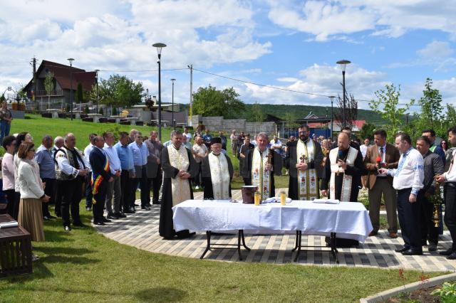 Primarul Tomiță Onisii, prezent alături de cetățenii din Rotunda la inaugurarea noului parc