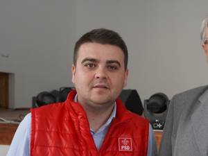 Gheorghe Șoldan alături de primarul din Grămești, Vasile Șuleap