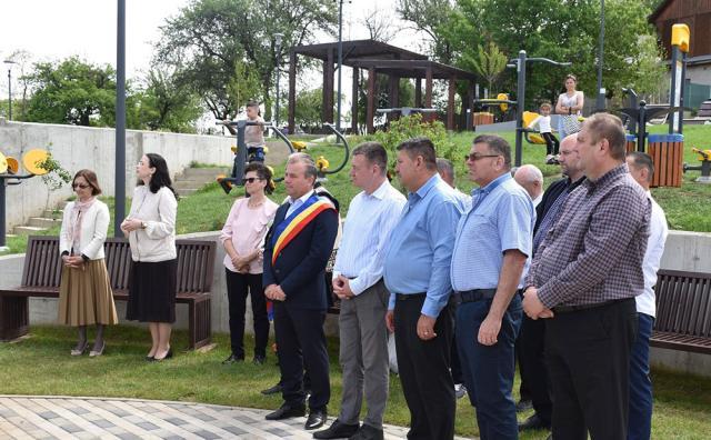 Primarul Tomiță Onisii, prezent alături de cetățenii din Rotunda la inaugurarea noului parc