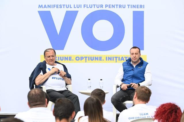 Președintele PNL Suceava, Gheorghe Flutur, şi candidatul PNL la Primăria Suceava, Lucian Harşovschi